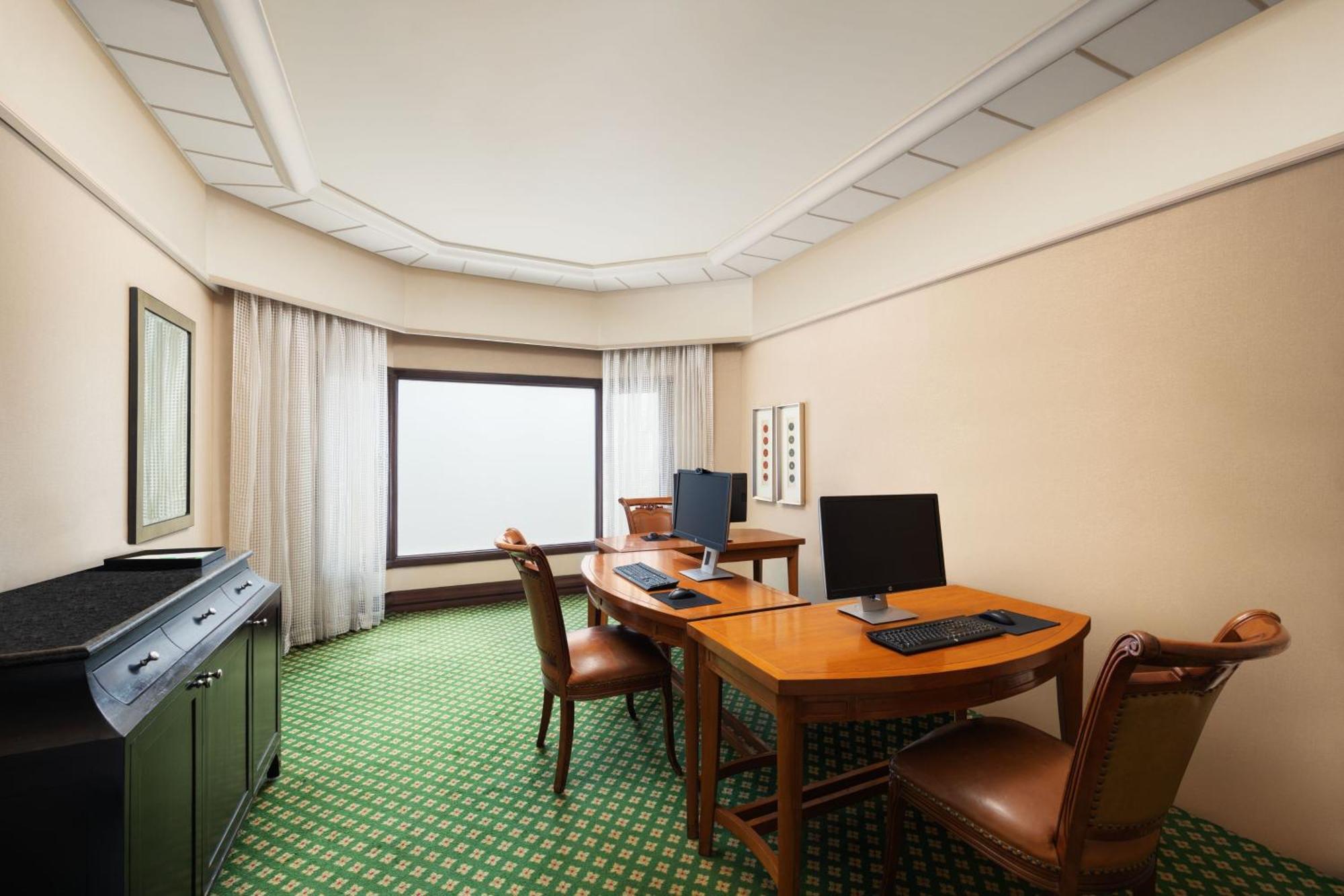 Courtyard By Marriott Hyderabad Hotel Buitenkant foto